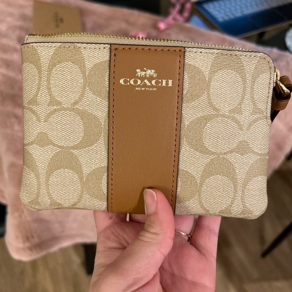 Coach Corner Wristlet in Signature Canvas NWOT
